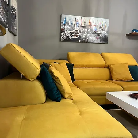 Roar Apartment